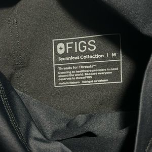 Black maternity fig scrubs size medium.